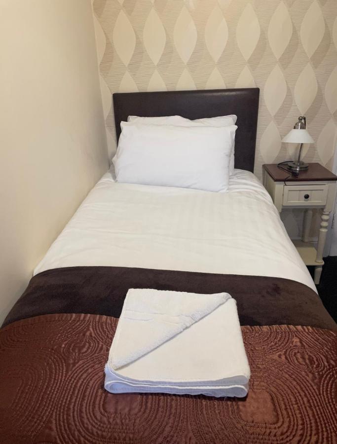 Phildene Suites Blackpool Room photo